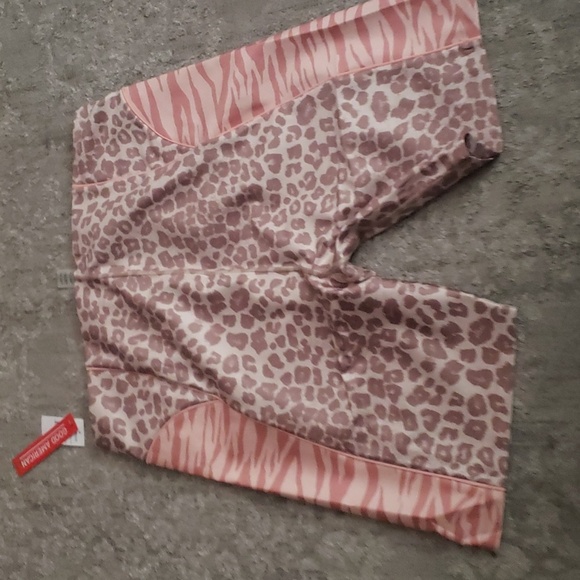 Sale!! 💜 Good American, the feel-good bike short - Picture 4 of 5